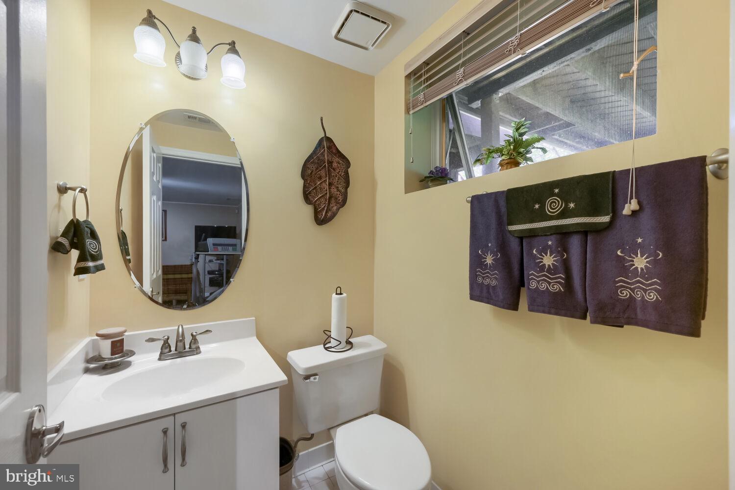 17 Stablemere Court Baltimore, MD 21209 - Photo 21 of 33 Powder Room