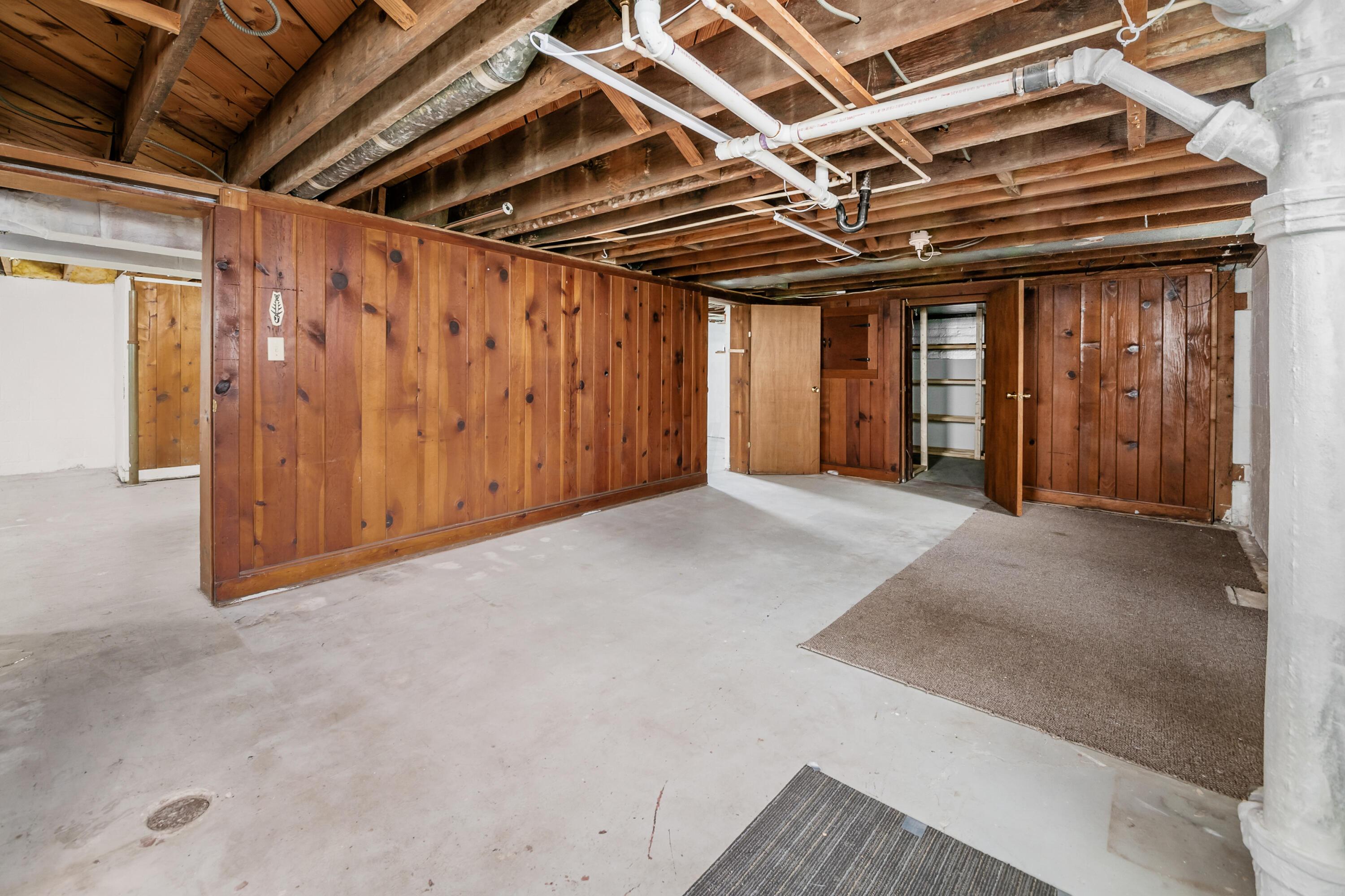 119 South James Road Columbus, OH 43213 - Photo 36 of 54 So much potential for additional finished space