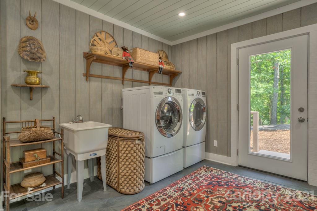 202 Blockhouse Road Landrum, SC 29356 - Photo 19 of 45 a utility room with dryer and washer