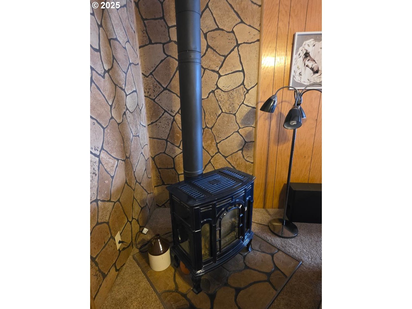 358 Oak Park Place Wamic, OR 97063 - Photo 12 of 29 a bathroom with a sink and a mirror
