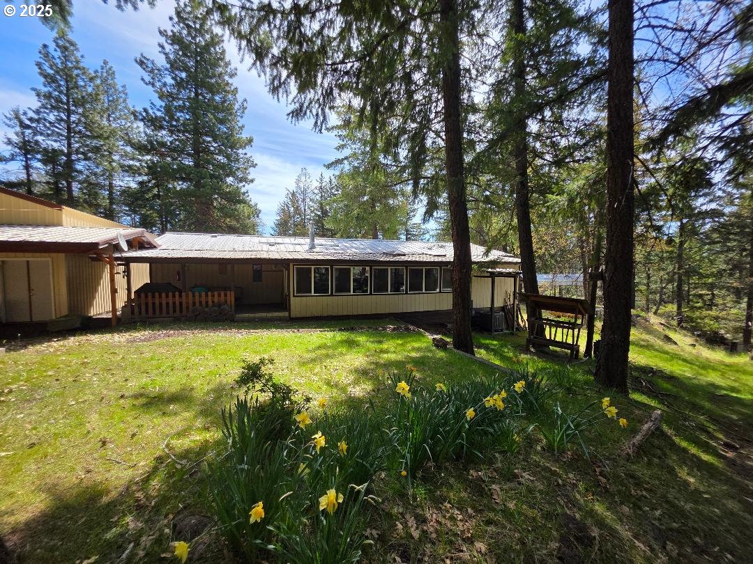 358 Oak Park Place Wamic, OR 97063 - Photo 4 of 29 a view of a house with a yard