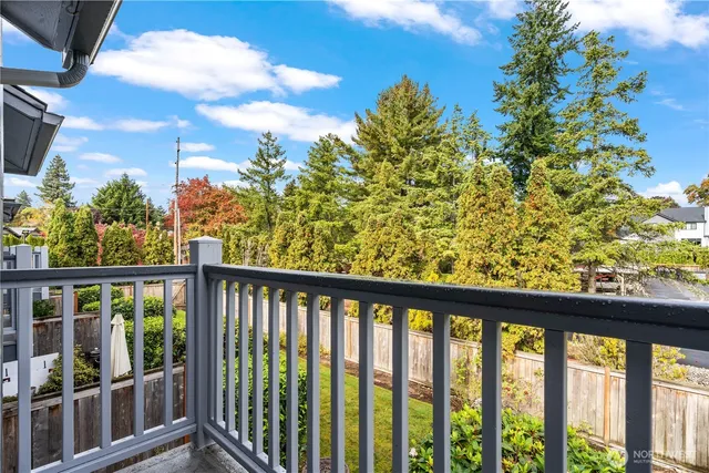 $3,450 | 10007 Northeast 12th Street, Unit 108, Bellevue, WA 98004