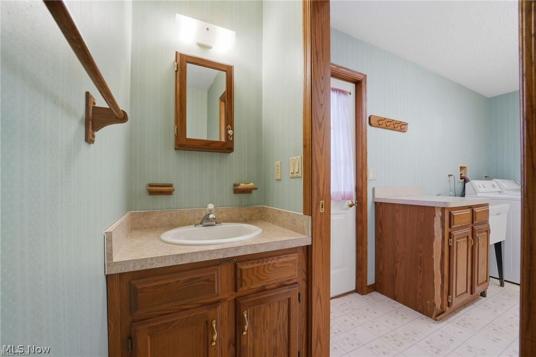 3300 Townline Road Madison, OH 44057 - Photo 11 of 30 1/2 Bath