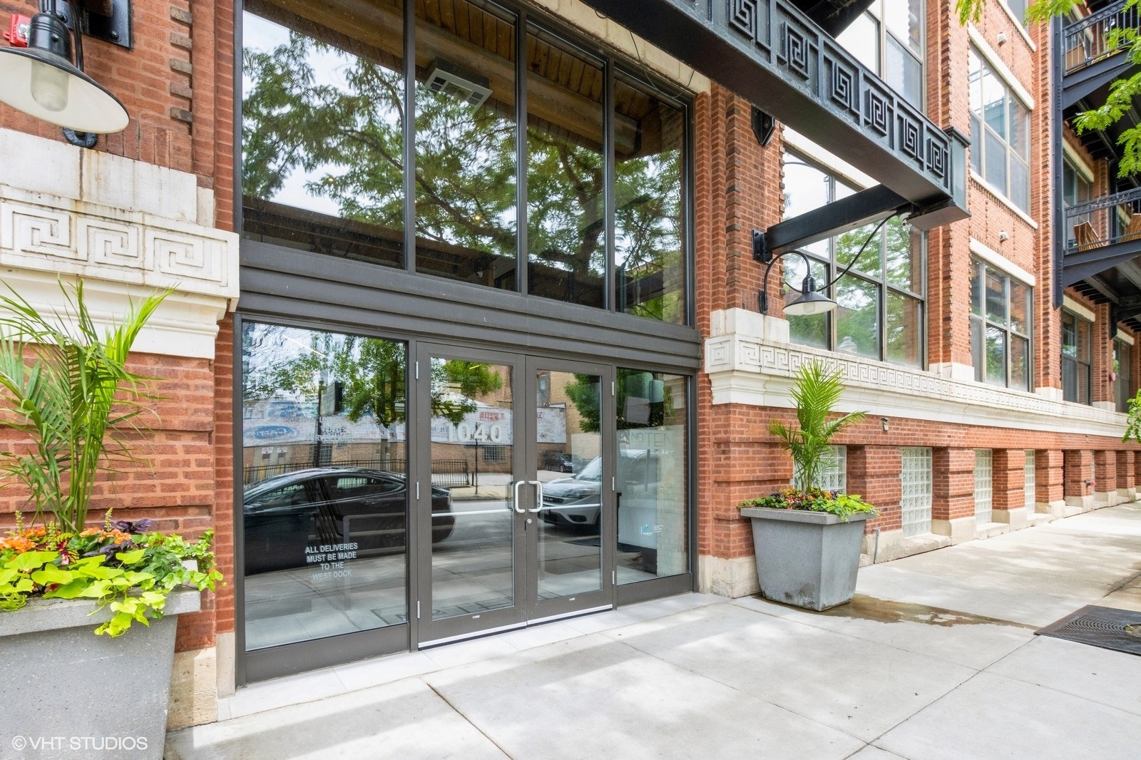 1040 West Adams St Unit 406  