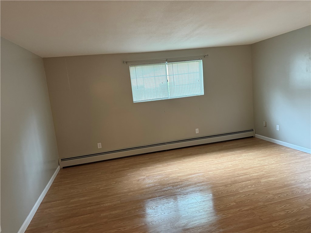 92 Dean Avenue, Unit 4 Smithfield, RI 02917 - Photo 4 of 11 Living Room