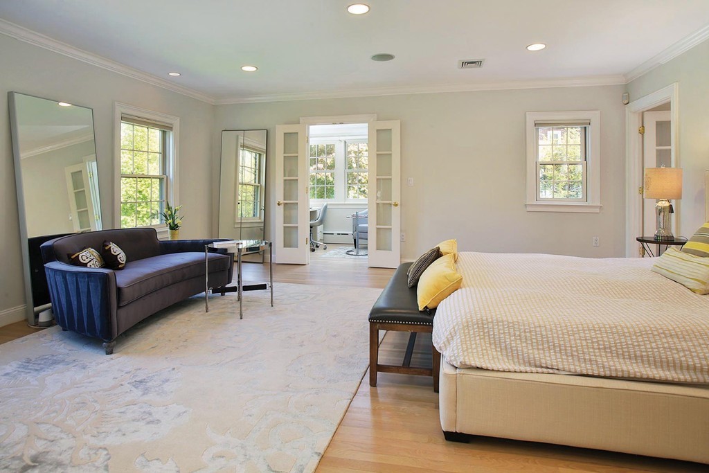 106 Clinton Road Brookline, MA 02445 - Photo 14 of 24