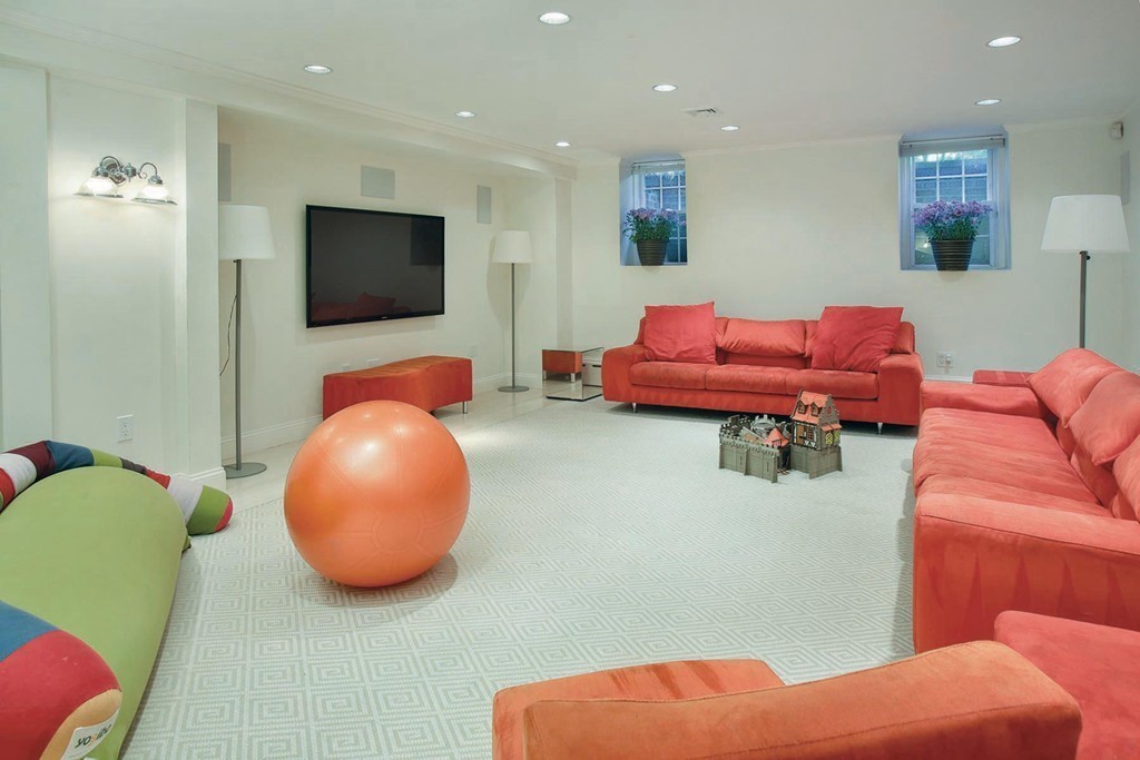 106 Clinton Road Brookline, MA 02445 - Photo 21 of 24