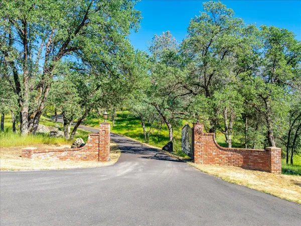 $1,150,000 | 1991 Quartz Creek Lane, Placerville, CA 95667