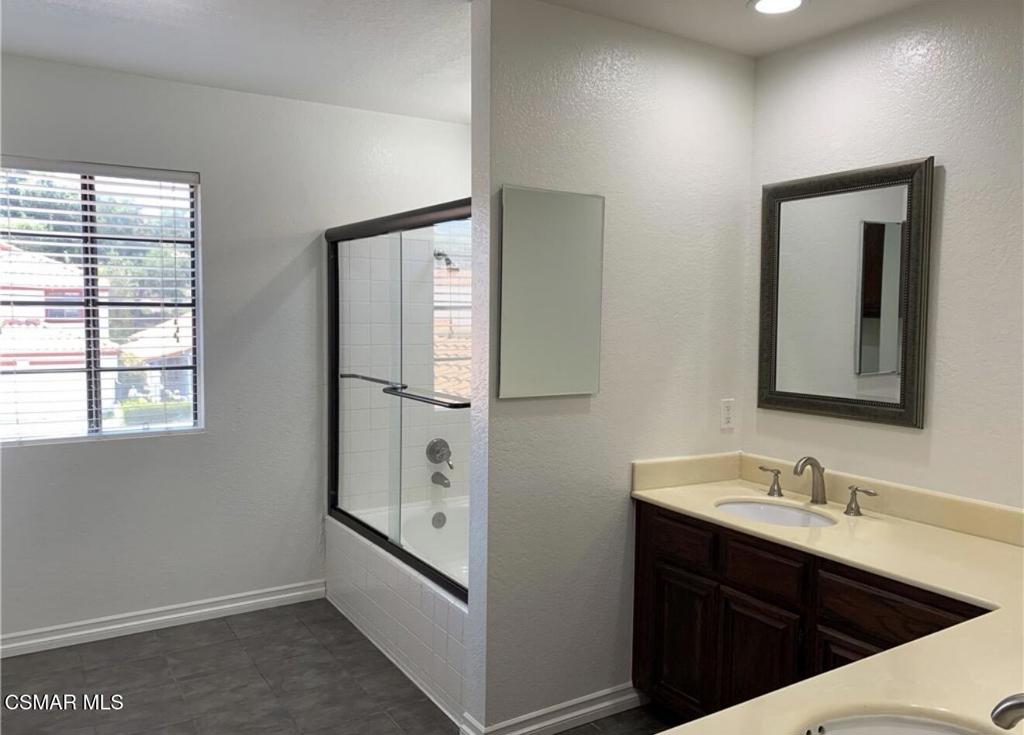 852 Congressional Road Simi Valley, CA 93065 - Photo 18 of 25