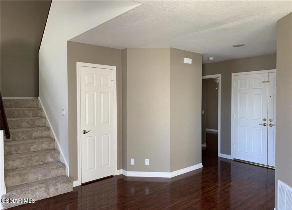 852 Congressional Road Simi Valley, CA 93065 - Photo 7 of 25