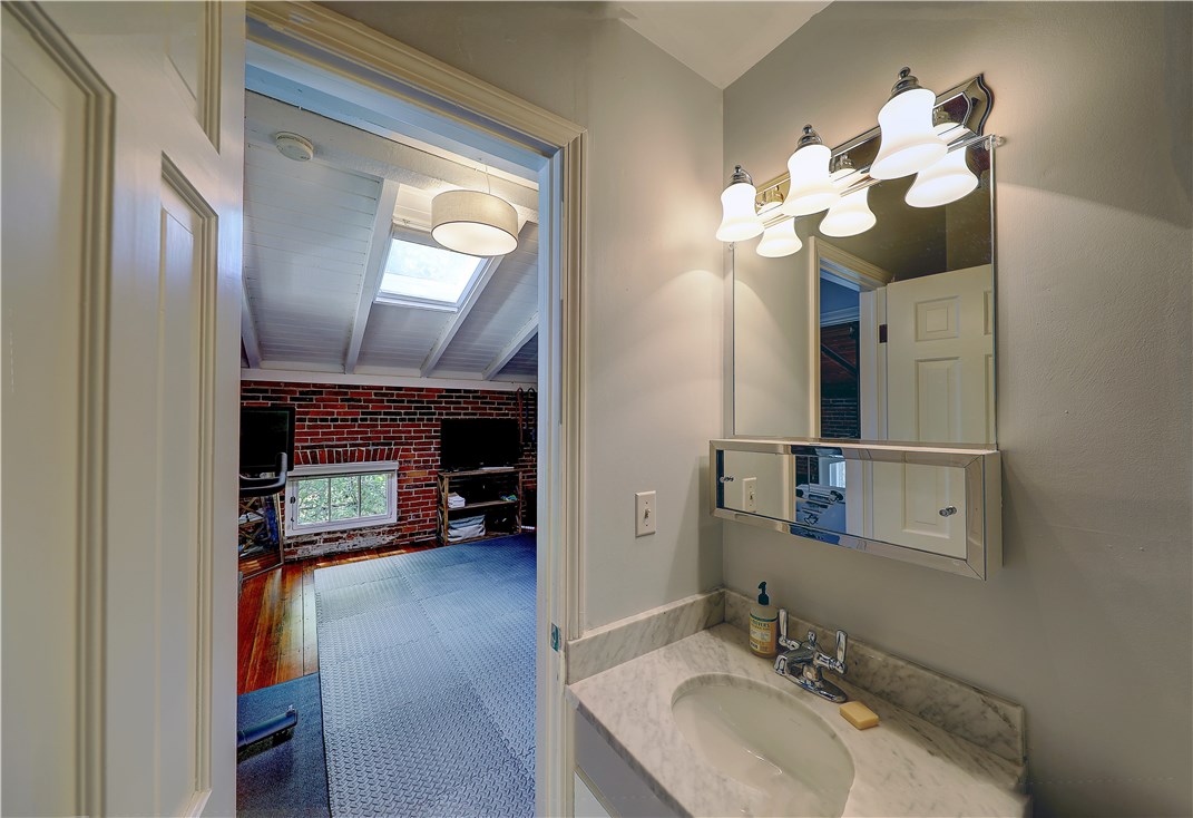 193 Hope Street, Unit 3 Providence, RI 02906 - Photo 26 of 31