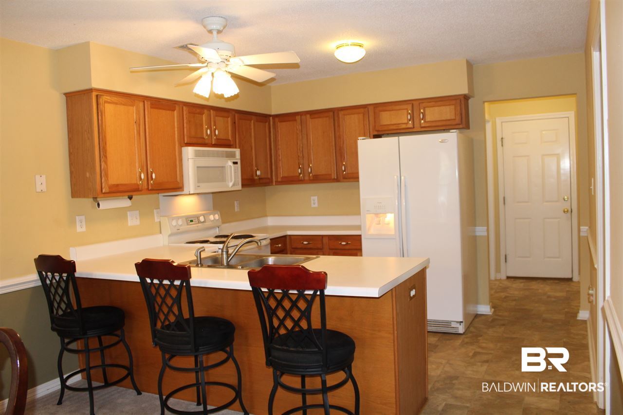 101 Pennbrooke Loop Foley, AL 36535 - Photo 14 of 43 Breakfast Bar