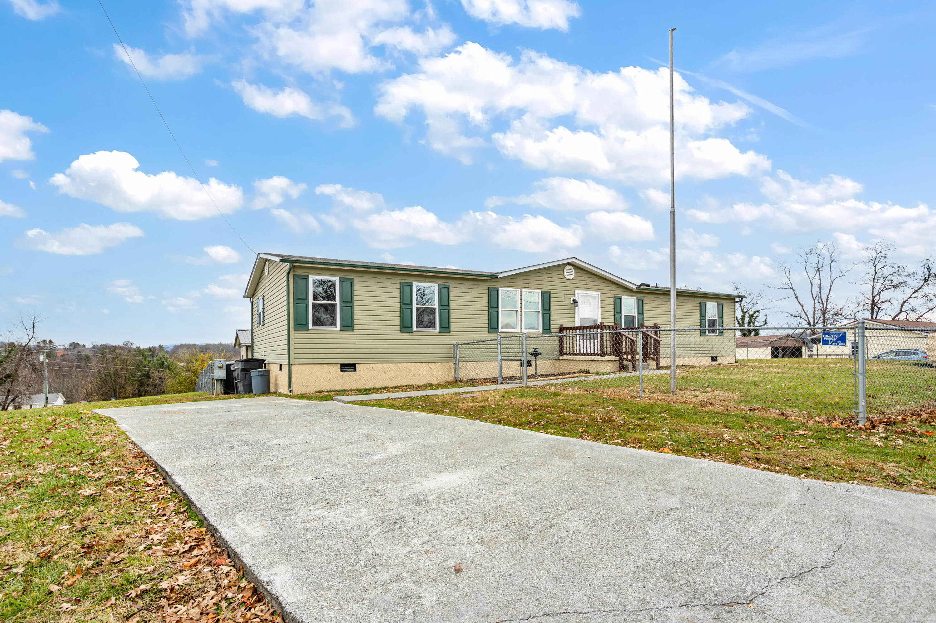 86 Ridgecrest Road Bristol, TN 37620 - Photo 1 of 38 177A8001-HDR_1