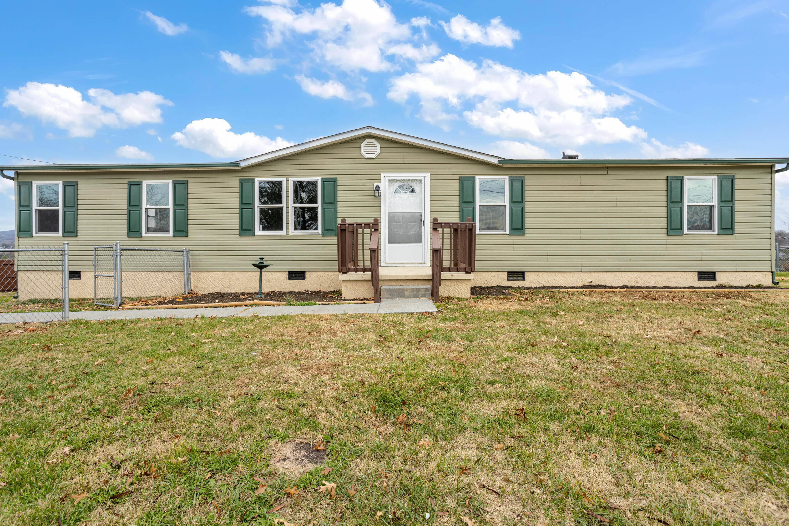 86 Ridgecrest Road Bristol, TN 37620 - Photo 3 of 38 177A7989-HDR_1