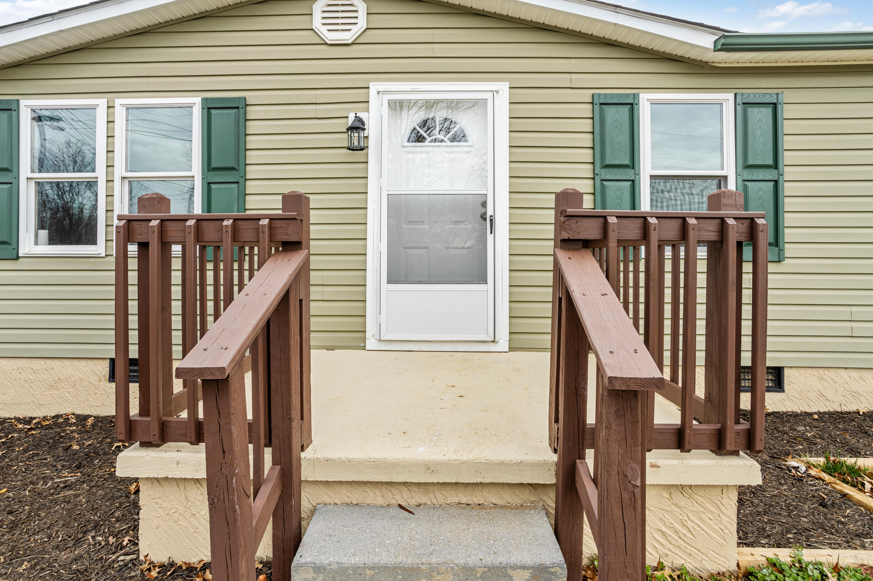86 Ridgecrest Road Bristol, TN 37620 - Photo 5 of 38 177A7997-HDR_1