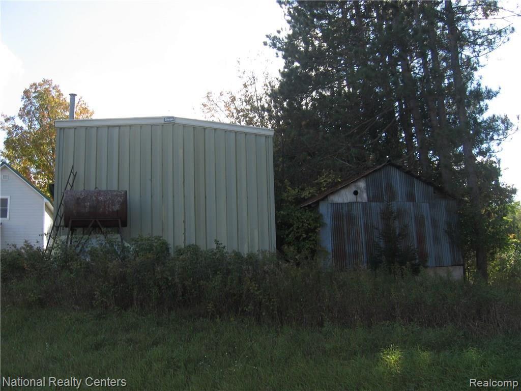 11614 North Manistee County Line Road Benzonia, MI 49616 - Photo 4 of 42 IMG_9480.JPG