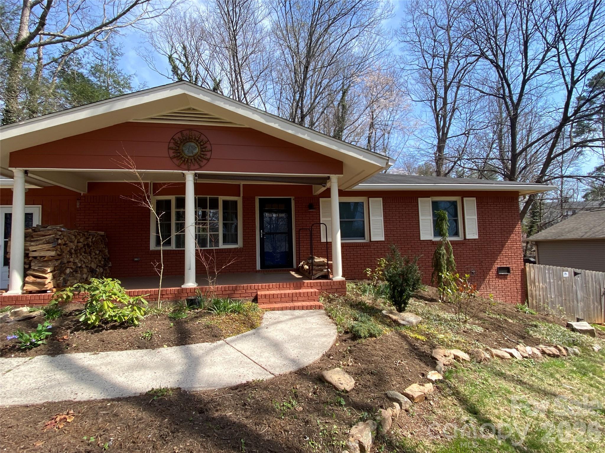 131 Locust Court Arden, NC 28704 - Photo 3 of 35