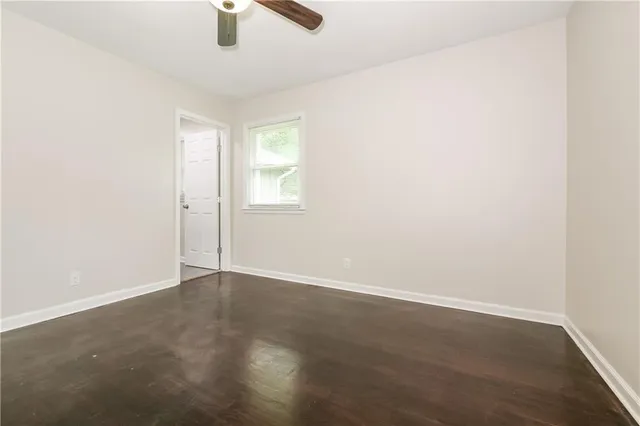 $2,150 | 506 Northeast Roanoke Drive, Blue Springs, MO 64014