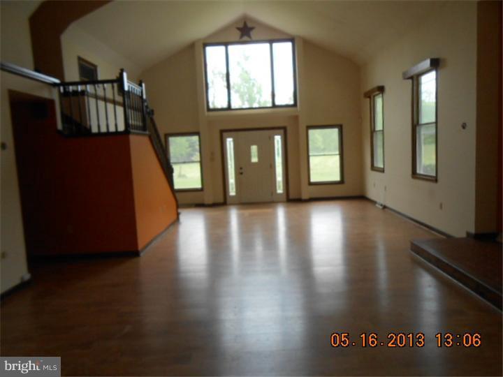271 North Creek Road Landenberg, PA 19350 - Photo 8 of 24 Living Room