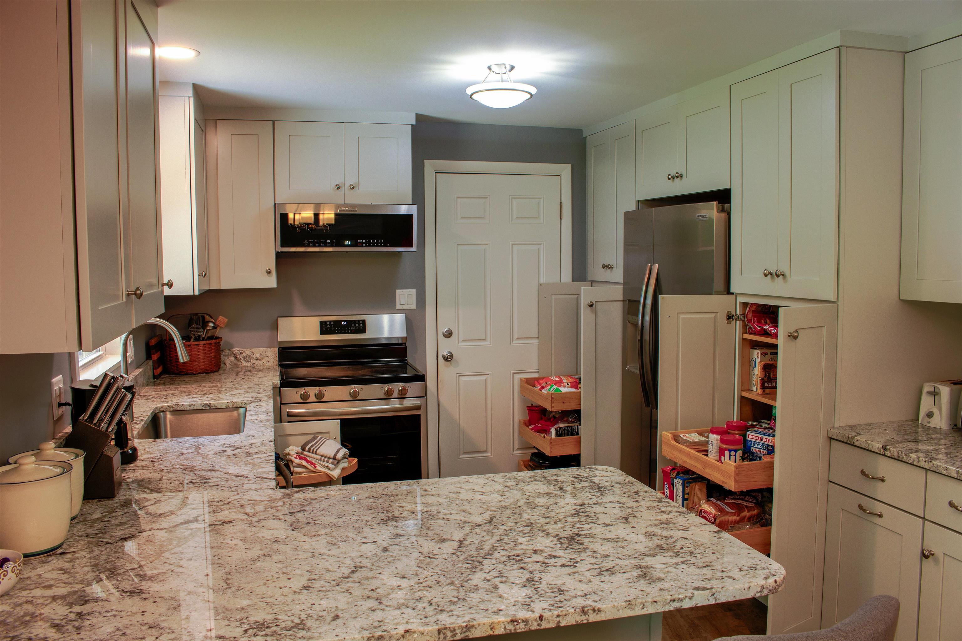 49 Robbins Road Keene, NH 03431 - Photo 5 of 26
