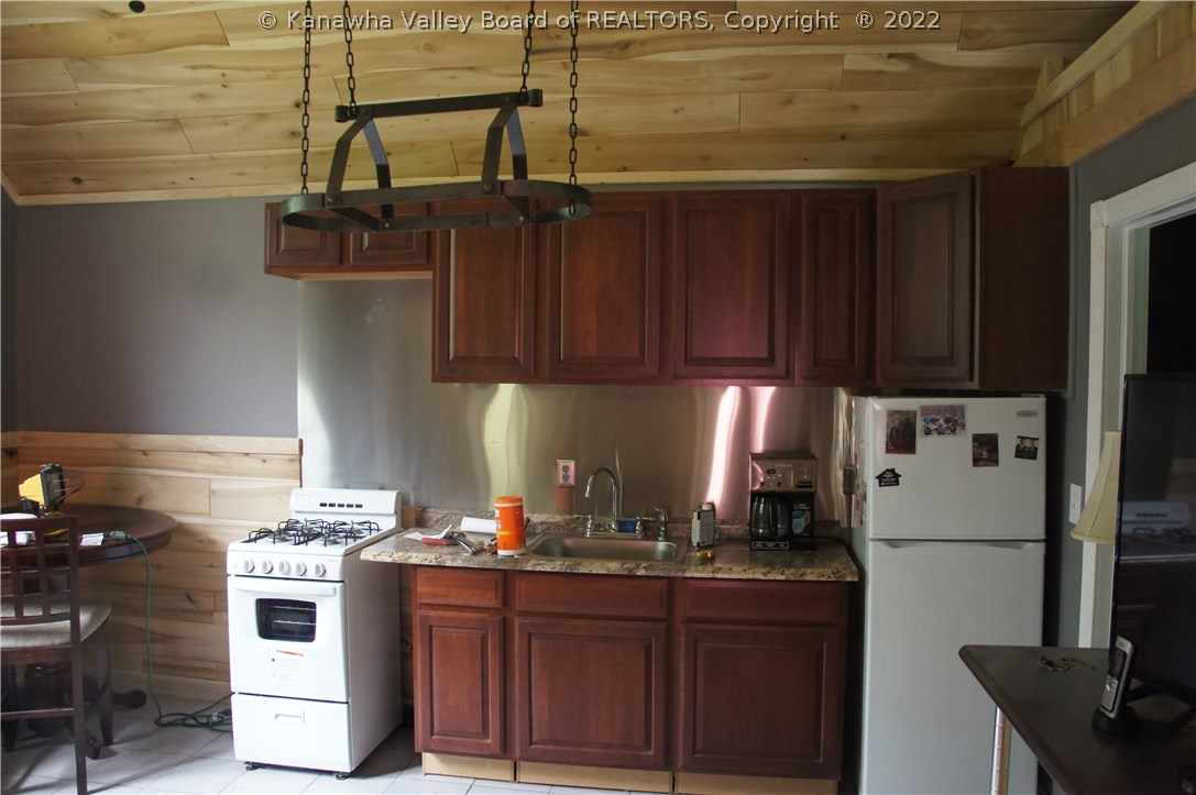 1710 Kettle Road Elkview, WV 25071 - Photo 18 of 26 Gallery Image 18