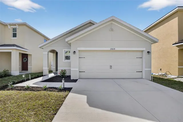 $2,300 | 10019 Merry Fawn Court, Sun City Center, FL 33573
