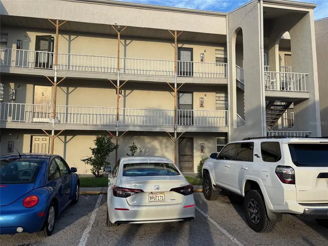 a car parked in front of a building