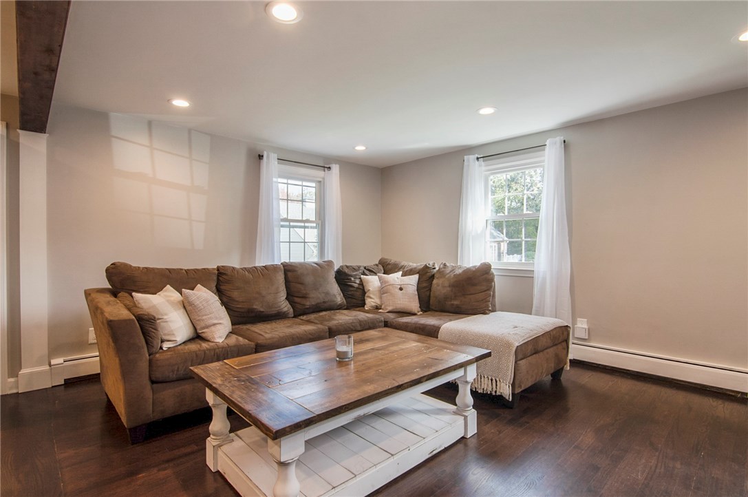 1 Enfield Road Warwick, RI 02886 - Photo 11 of 37 Gallery Image 11