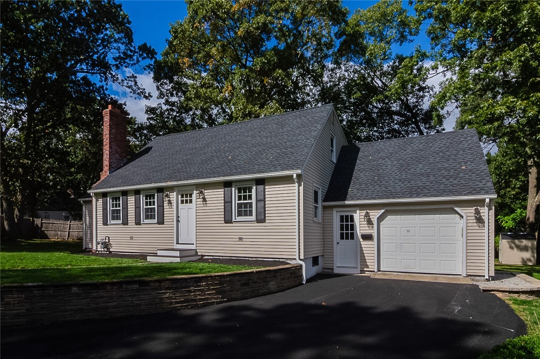 1 Enfield Road Warwick, RI 02886 - Photo 2 of 37 Gallery Image 2