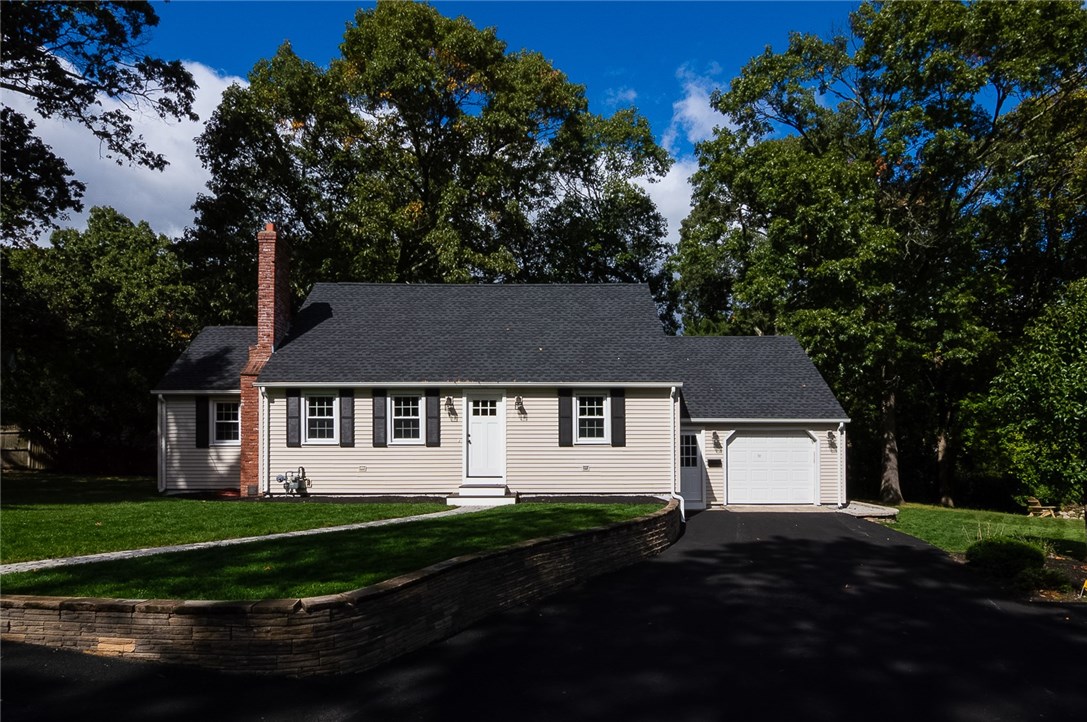 1 Enfield Road Warwick, RI 02886 - Photo 3 of 37 Gallery Image 3