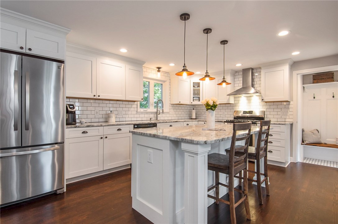 1 Enfield Road Warwick, RI 02886 - Photo 4 of 37 Gallery Image 4