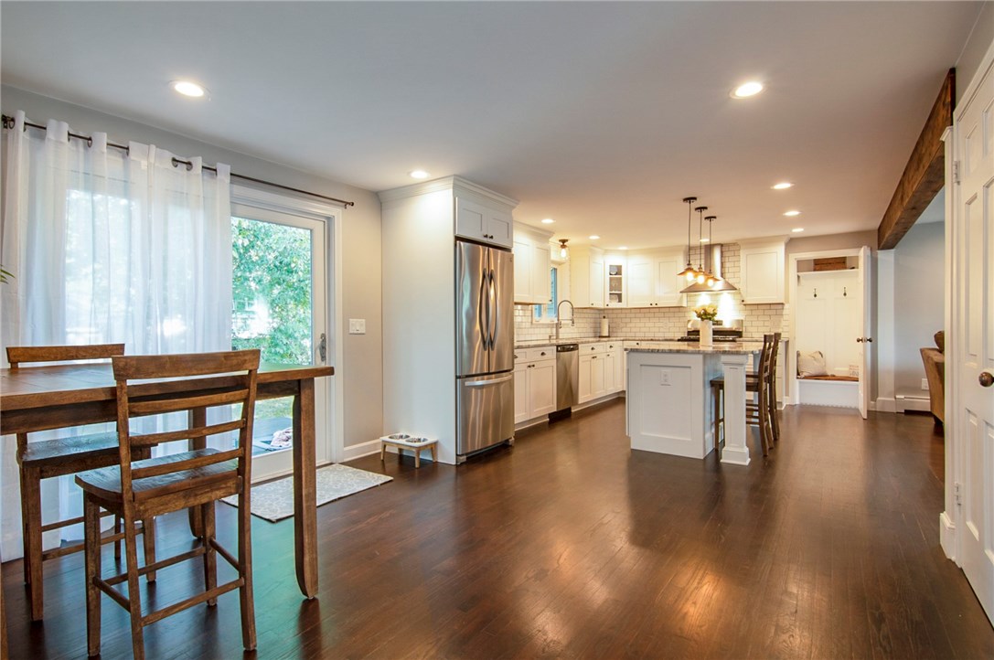 1 Enfield Road Warwick, RI 02886 - Photo 9 of 37 Gallery Image 9
