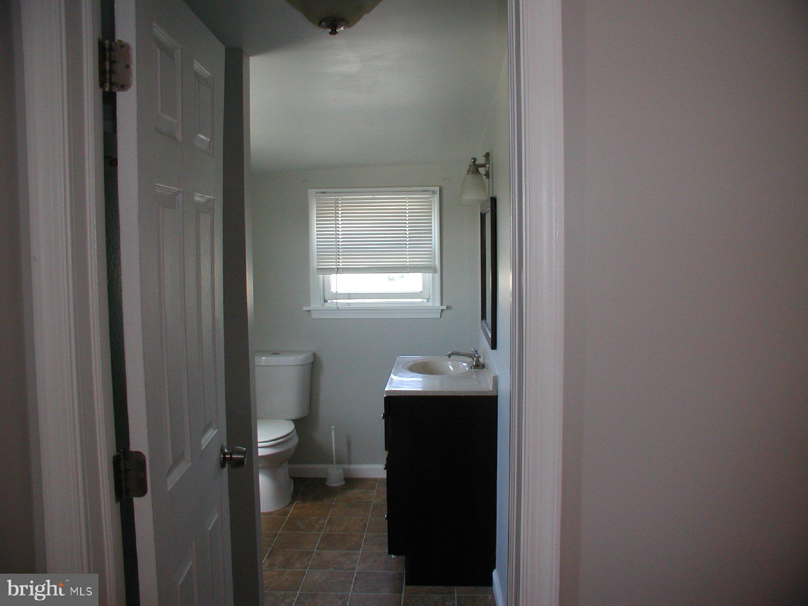 191 West Cohawkin Road, Unit B Clarksboro, NJ 08020 - Photo 5 of 7 Bright and airy bathroom retreat.