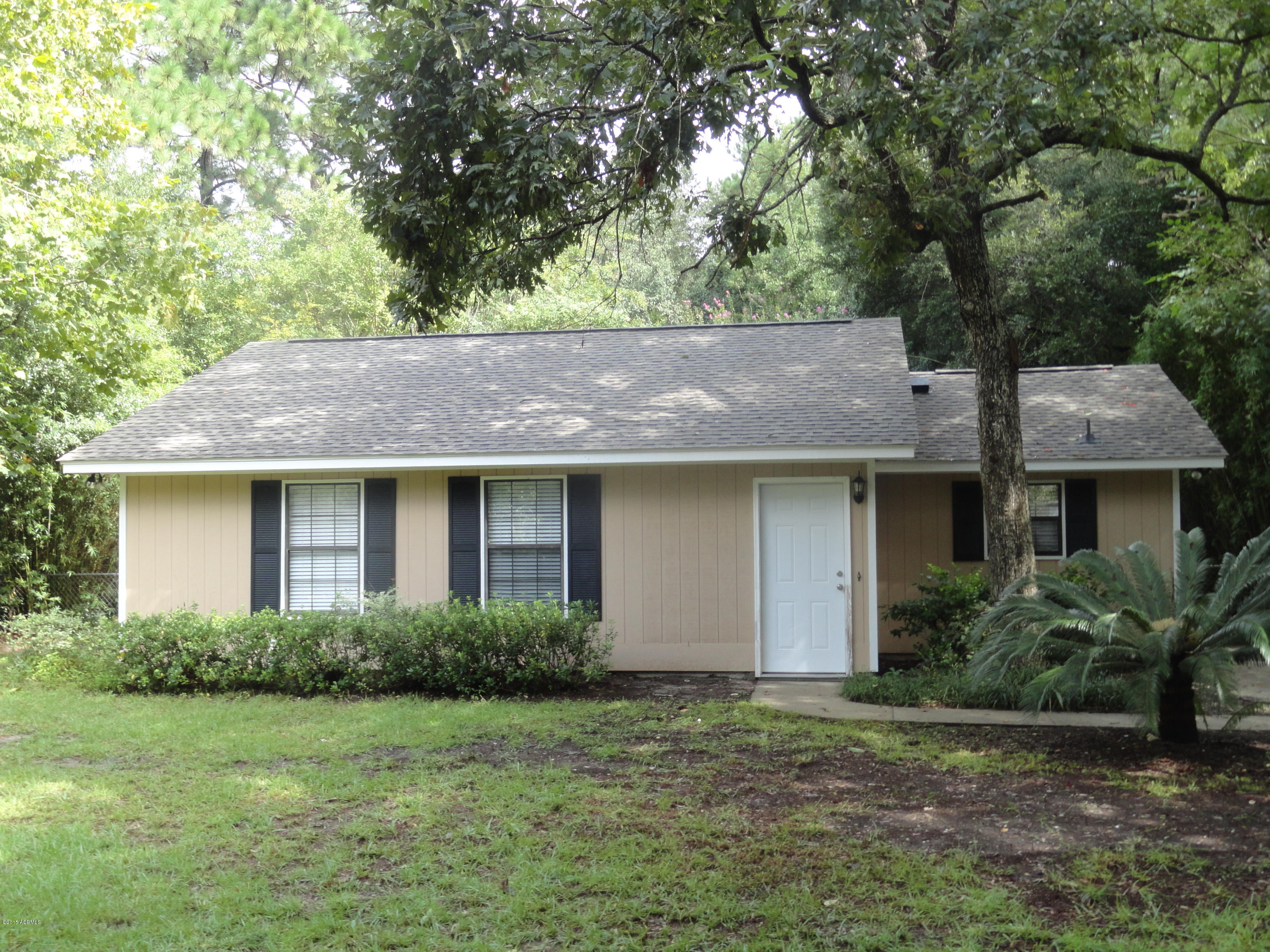 30 Springfield Road Beaufort, SC 29907 - Photo 1 of 11 30 Sprinfield Rd