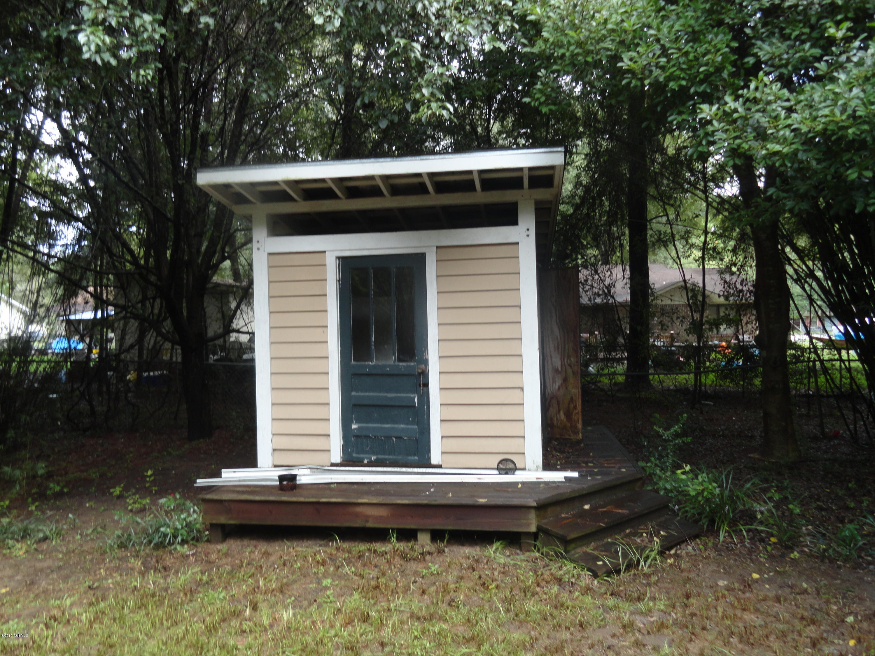 30 Springfield Road Beaufort, SC 29907 - Photo 11 of 11 Outbuilding