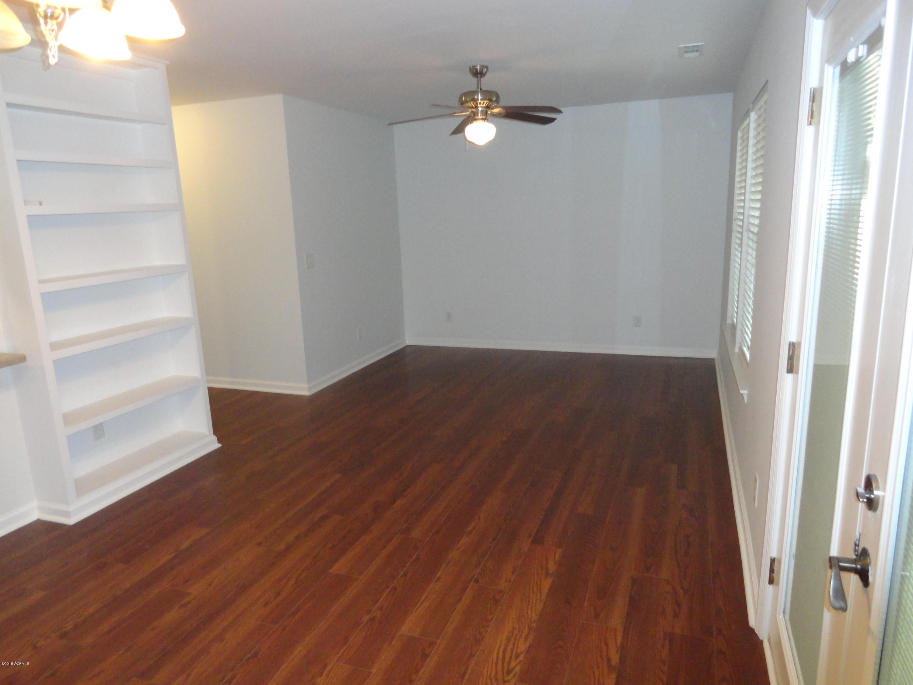 30 Springfield Road Beaufort, SC 29907 - Photo 2 of 11 Family Room