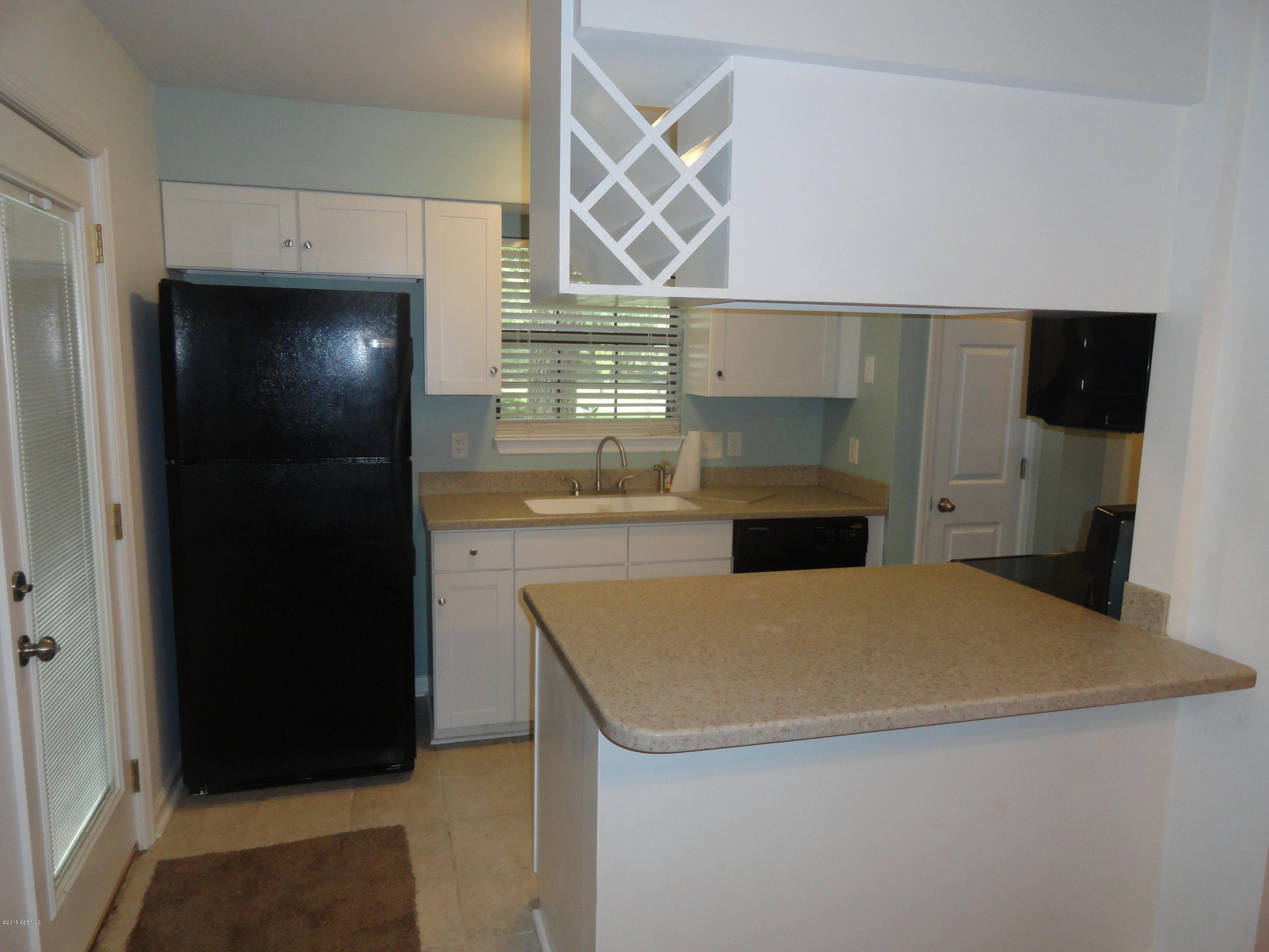 30 Springfield Road Beaufort, SC 29907 - Photo 3 of 11 Kitchen