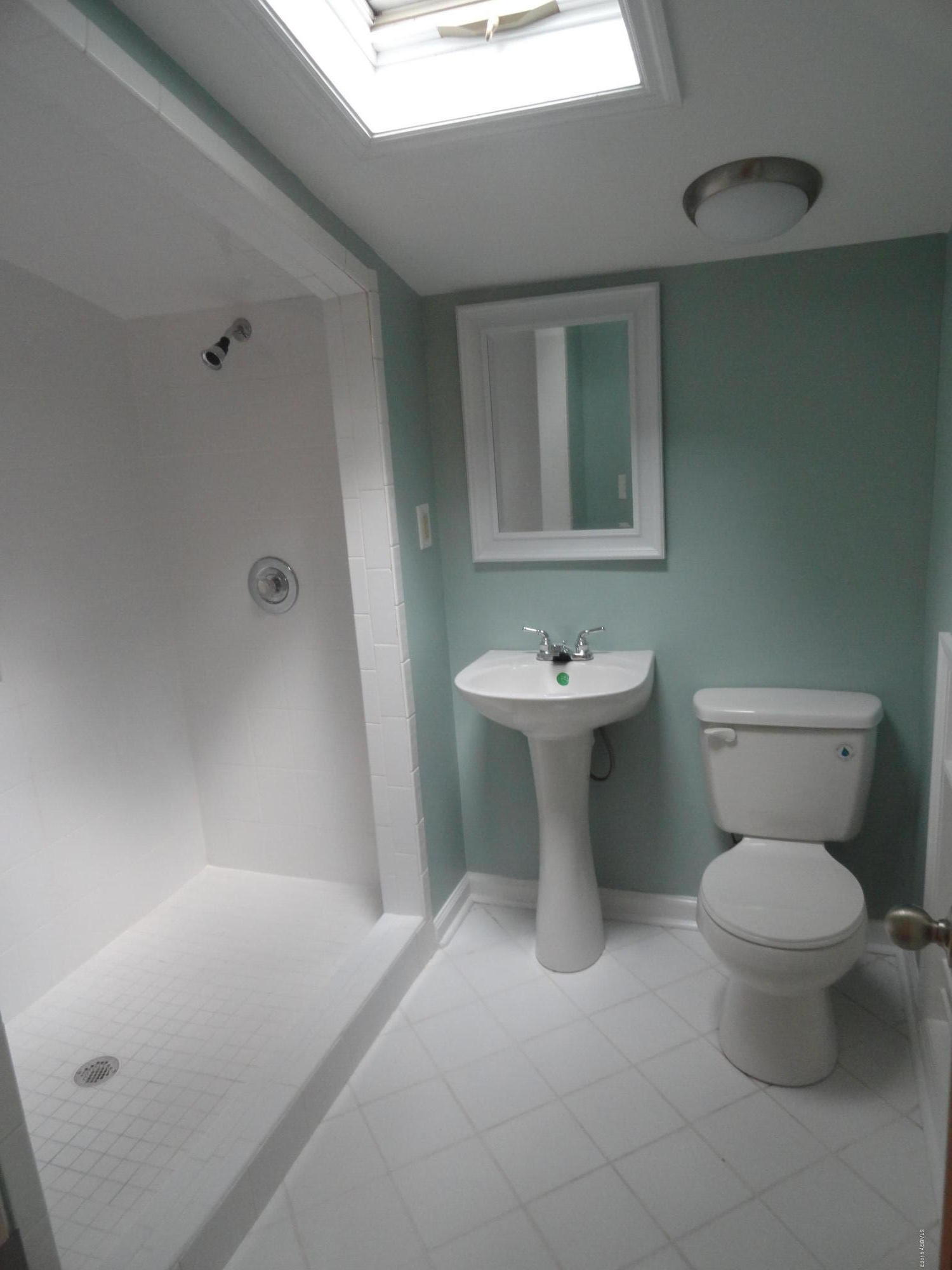 30 Springfield Road Beaufort, SC 29907 - Photo 6 of 11 Master Bath