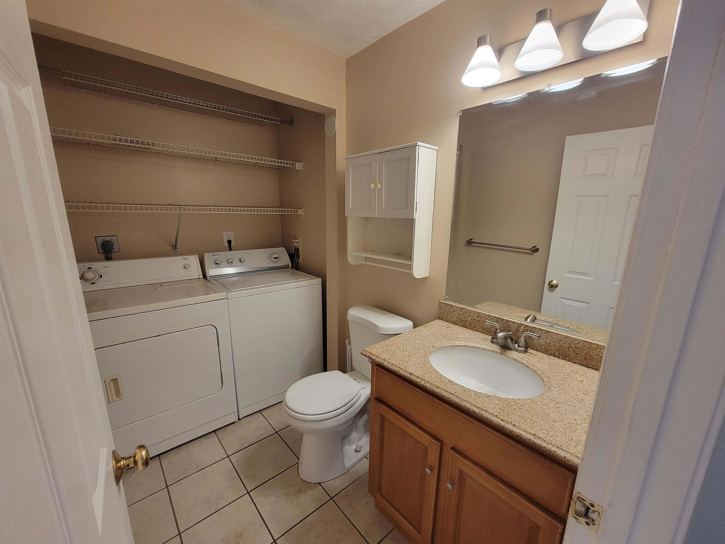 286 Winding Pond Road Londonderry, NH 03053 - Photo 10 of 33 Gallery Image 10