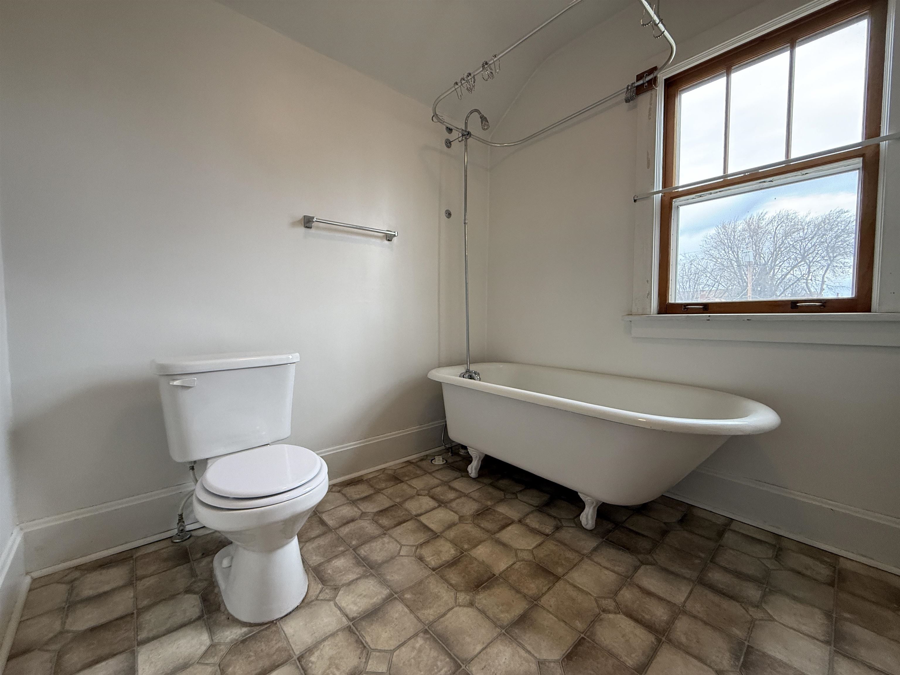 214 8th Street Southwest Chisholm, MN 55719 - Photo 17 of 25 Full bathroom with baseboards and toilet
