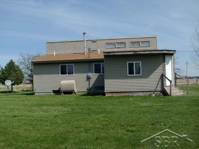 4086 South Schrieber Road Hemlock, MI 48626 - Photo 9 of 9 20091743-8.JPG