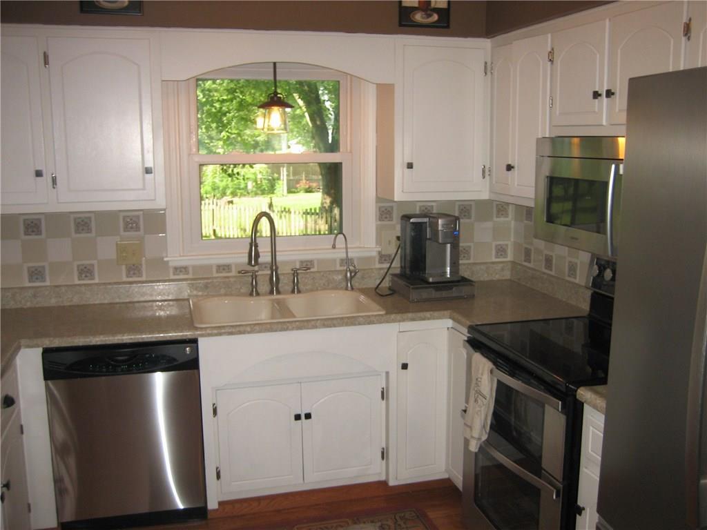 8370 Carthay Circle Fishers, IN 46038 - Photo 9 of 27 Gallery Image 9
