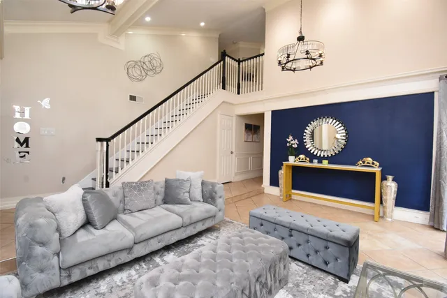 a view of entryway with chandelier