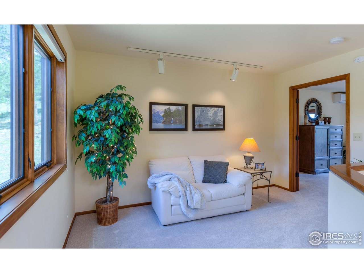 293 Broken Fence Road Boulder, CO 80302 - Photo 15 of 40 Primary Bedroom Sitting Area