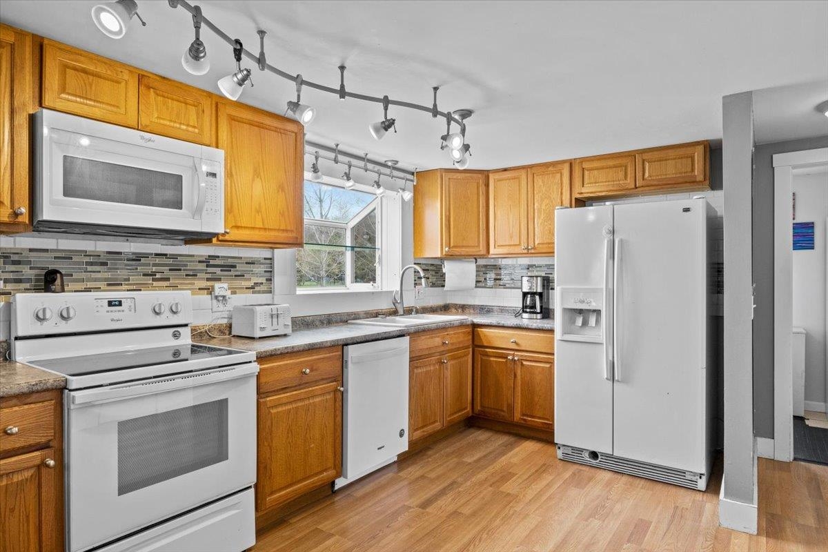 301 Ridgeview Drive Georgia, VT 05468 - Photo 9 of 23