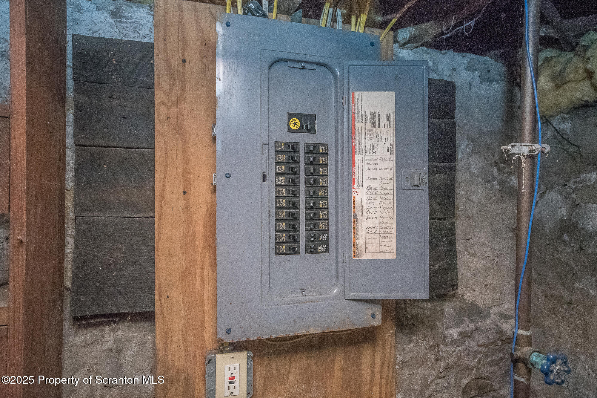 1227 Rundle Street Scranton, PA 18504 - Photo 41 of 43 electric panel