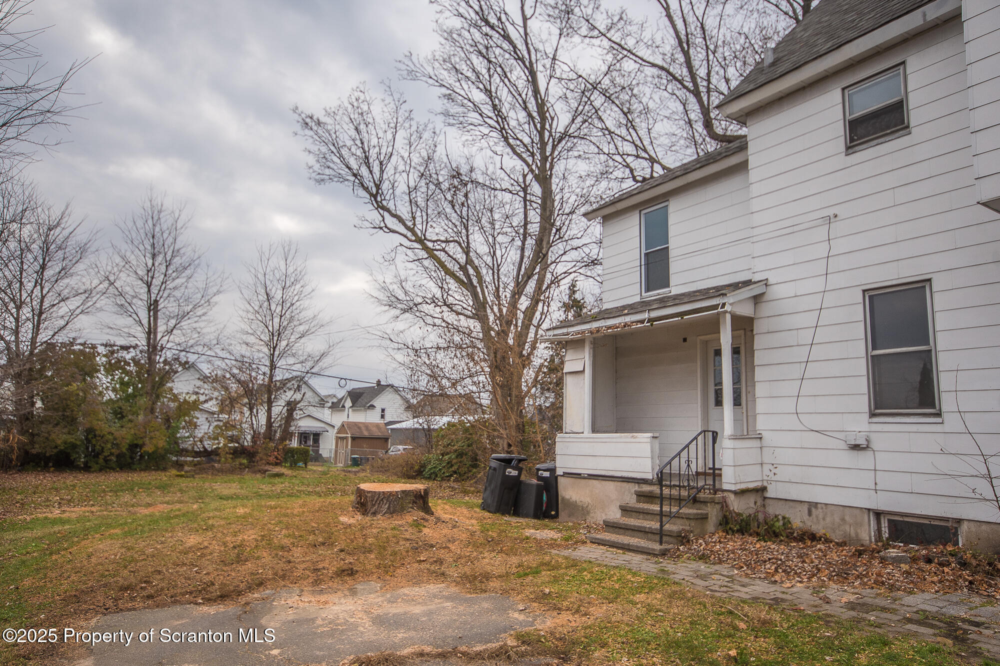 1227 Rundle Street Scranton, PA 18504 - Photo 10 of 43 Side