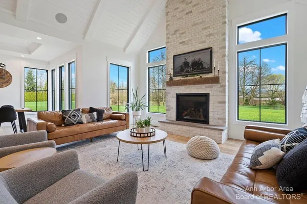 $1,222,336 | 9187 Charter Oak Lane, Saline, MI 48176