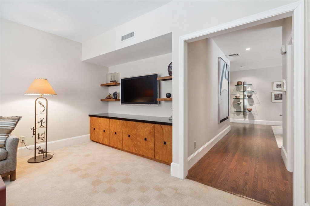 206 Allandale Road, Unit 1C Chestnut Hill, MA 02467 - Photo 8 of 39 Gallery Image 8