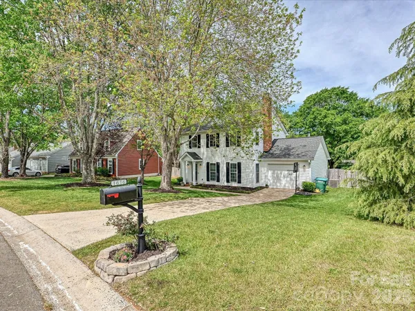 $450,000 | 1616 English Knoll Drive, Matthews, NC 28105